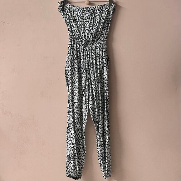 Forever 21 Black & Cream Floral Print Strapless Jumpsuit Size M GUC - Picture 2 of 11